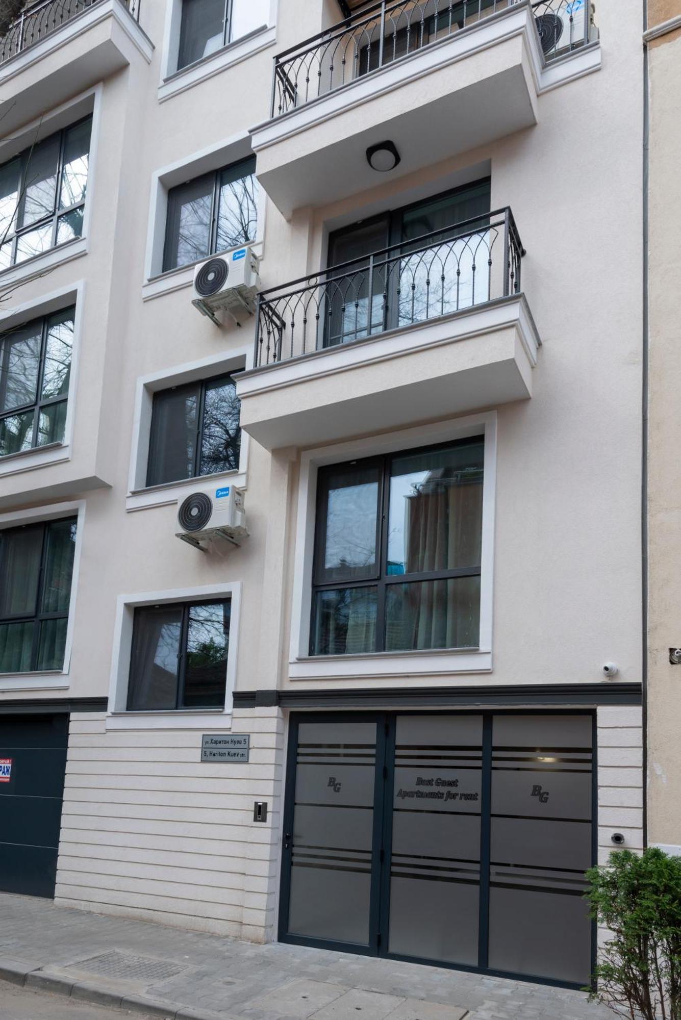 Best Guest 2 Apartments Plovdiv Exterior photo