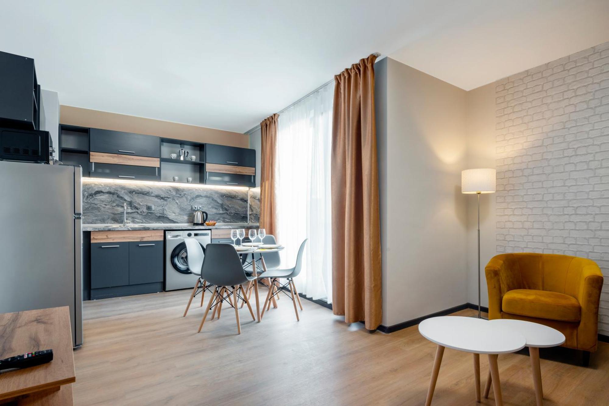 Best Guest 2 Apartments Plovdiv Exterior photo